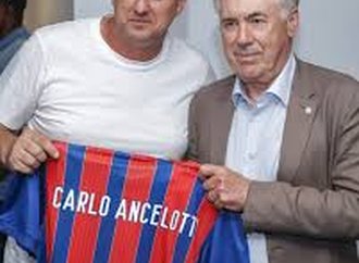 Rogério Ceni presta apoio a Ancelotti após críticas de treinadores