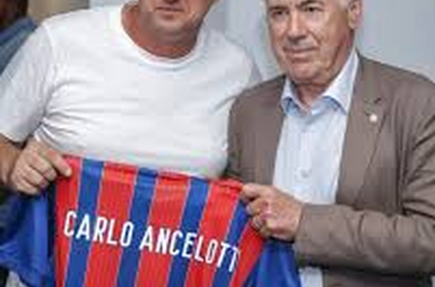 Rogério Ceni presta apoio a Ancelotti após críticas de treinadores