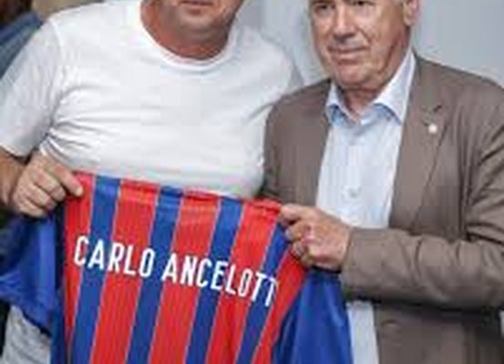 Rogério Ceni presta apoio a Ancelotti após críticas de treinadores