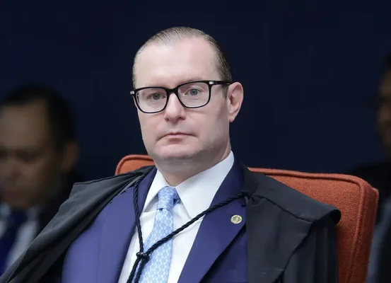 STF forma maioria para manter condenação de Bolsonaro e aliados