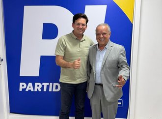 Zeni Dourado anuncia Escolinha de Futebol ao lado de João Roma